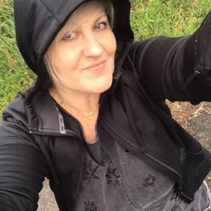 Meet your Posher, Elena